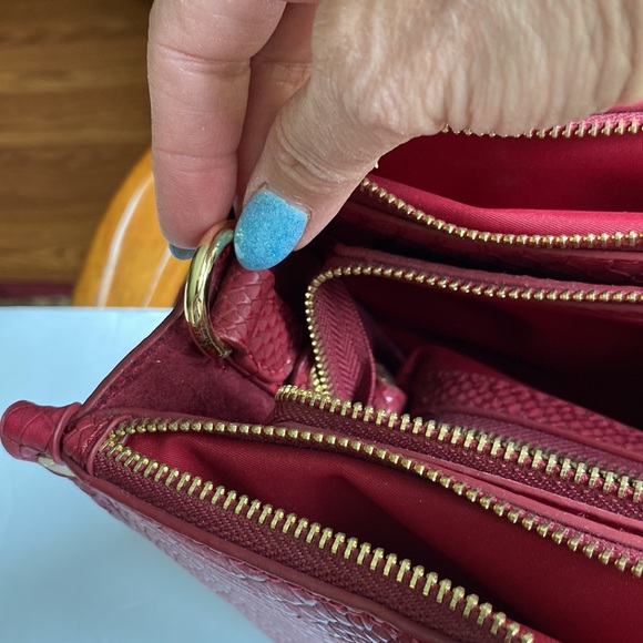 Axel elegant 4 compartments, 3 zipper structured crocodile burgundy  hand bag - Picture 15 of 17